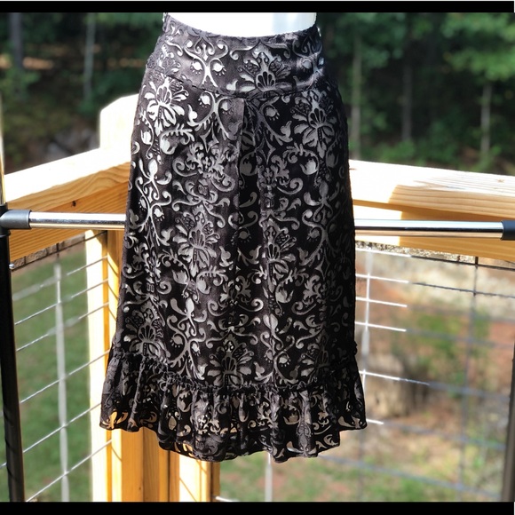 Apostrophe Dresses & Skirts - 🎉JUST IN🎉 Apostrophe Lace Overlay Skirt SZ 12